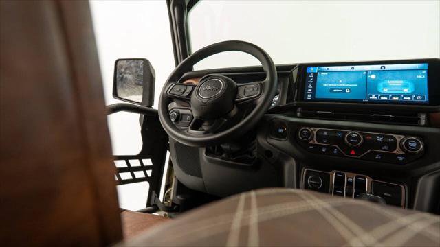 Used 2025 Jeep Gladiator Sport image 44