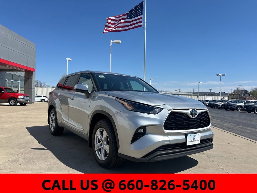 Certified 2025 Toyota Highlander LE image 4