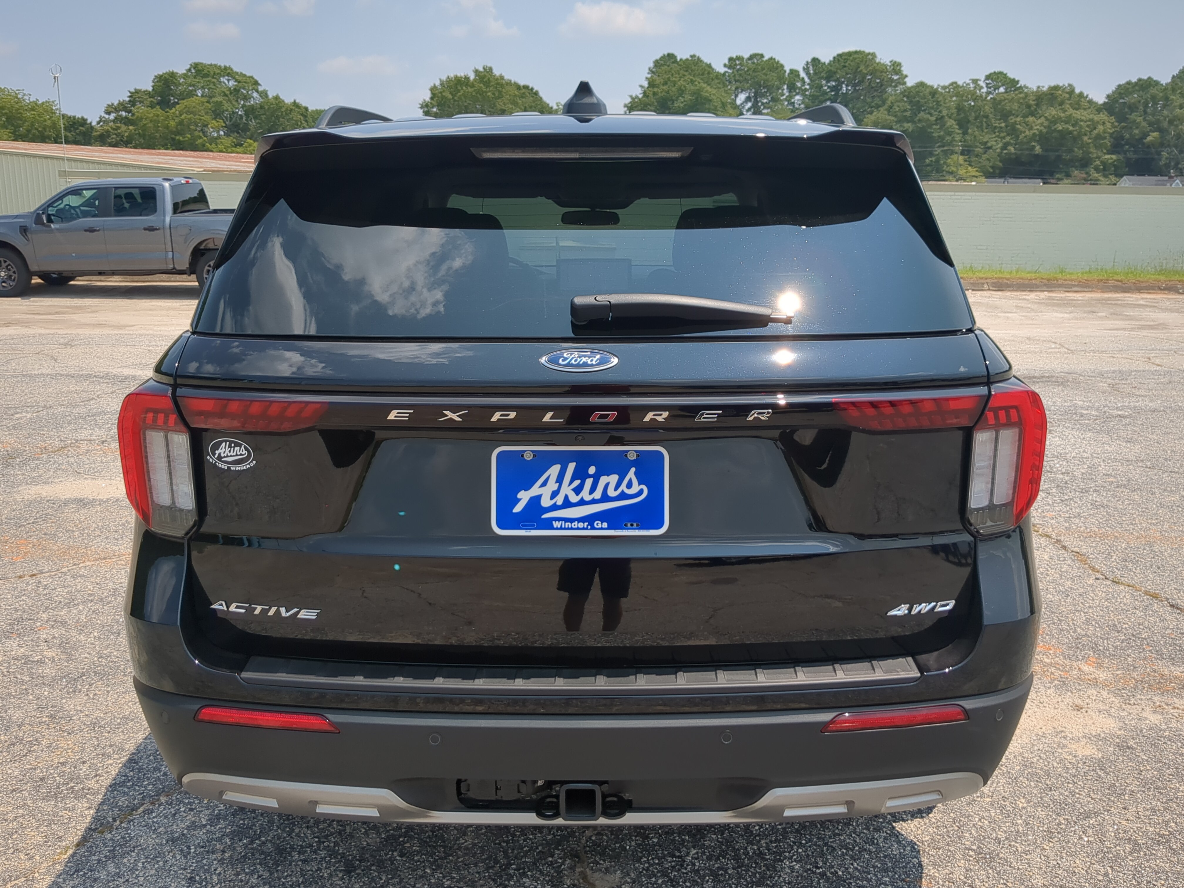 New 2026 Ford Explorer Active w/ Active Comfort Package AWD/4WD image 4