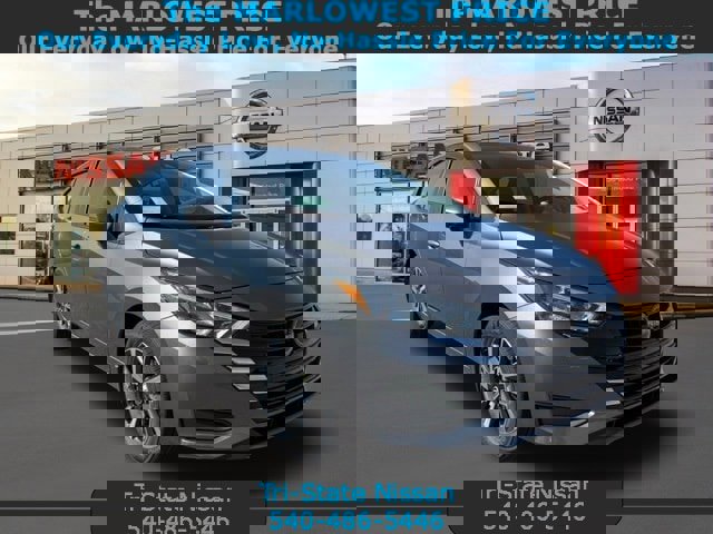 New 2025 Nissan Versa SV w/ Trunk Package