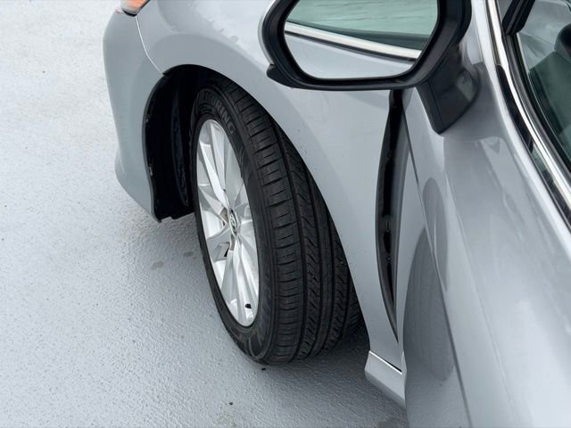 Used 2020 Toyota Camry LE image 18