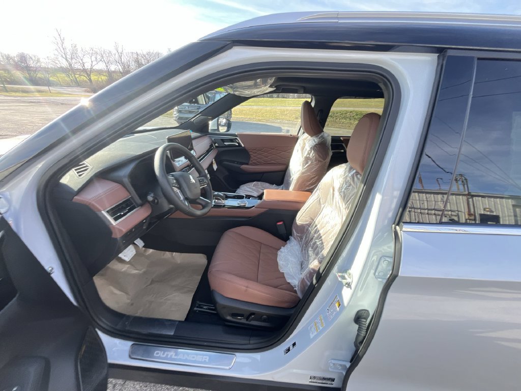 New 2026 Mitsubishi Outlander SEL FWD image 11