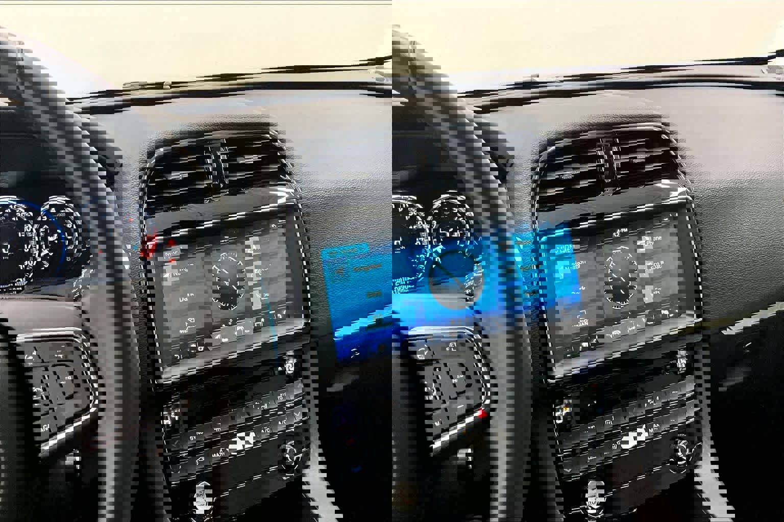 Used 2017 Jaguar F-PACE Prestige image 6