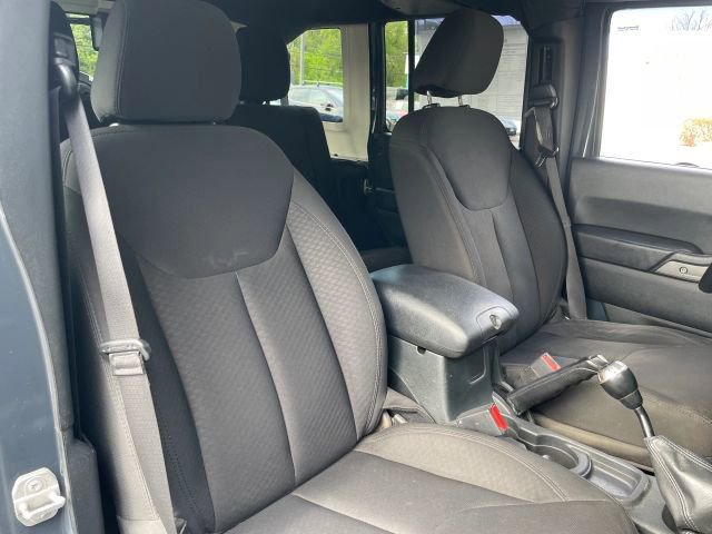 Used 2018 Jeep Wrangler Unlimited Sport S AWD/4WD image 28