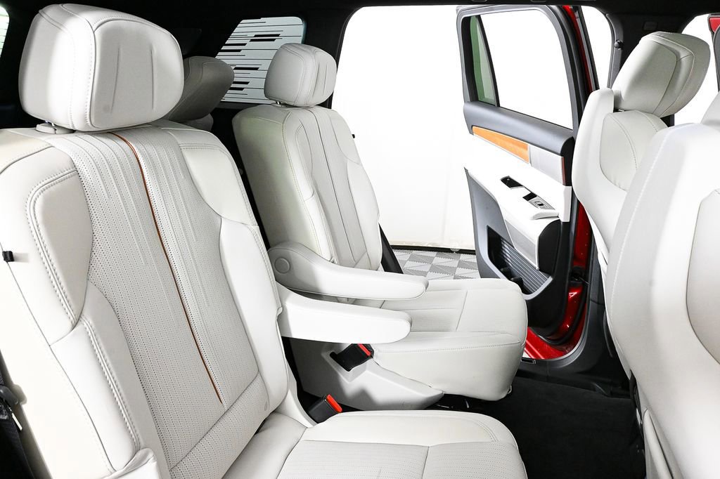 New 2026 Cadillac Vistiq Sport image 21