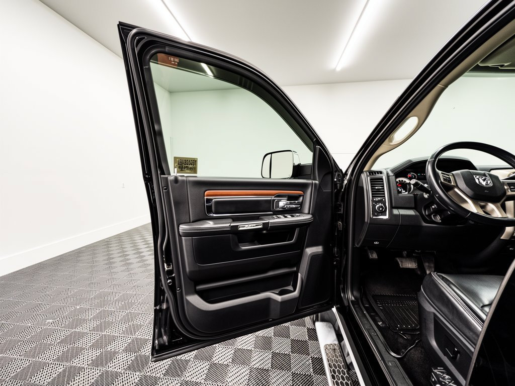 Used 2014 RAM 3500 Laramie w/ Convenience Group AWD/4WD image 14