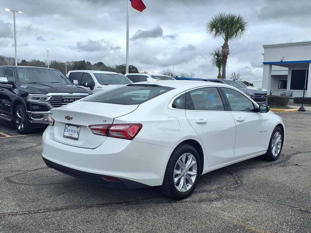Used 2022 Chevrolet Malibu LT image 2