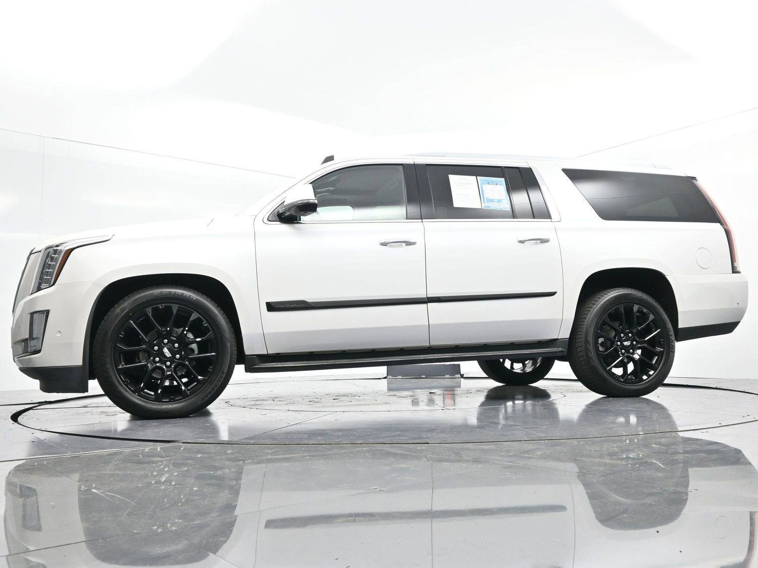 Used 2017 Cadillac Escalade ESV Luxury image 58