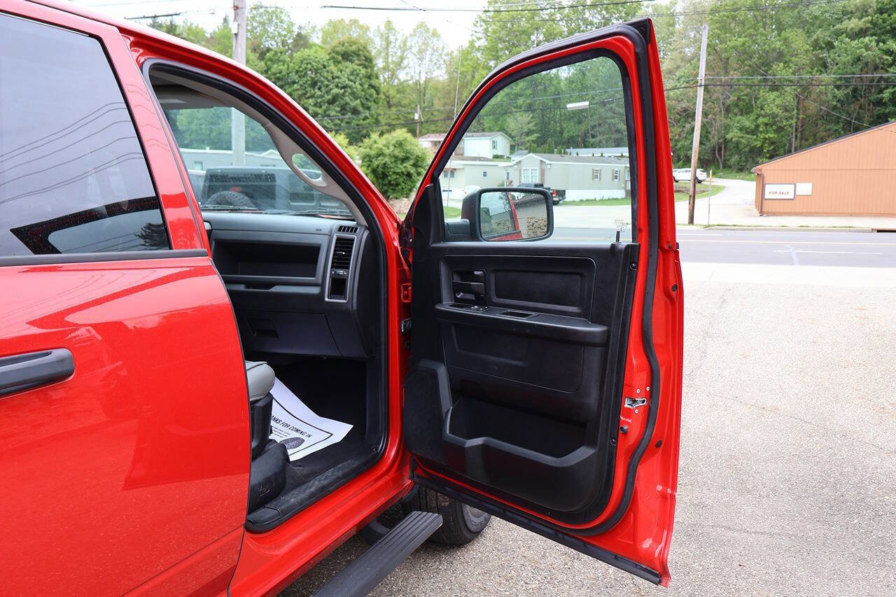 Used 2018 RAM 1500 Express AWD/4WD image 10