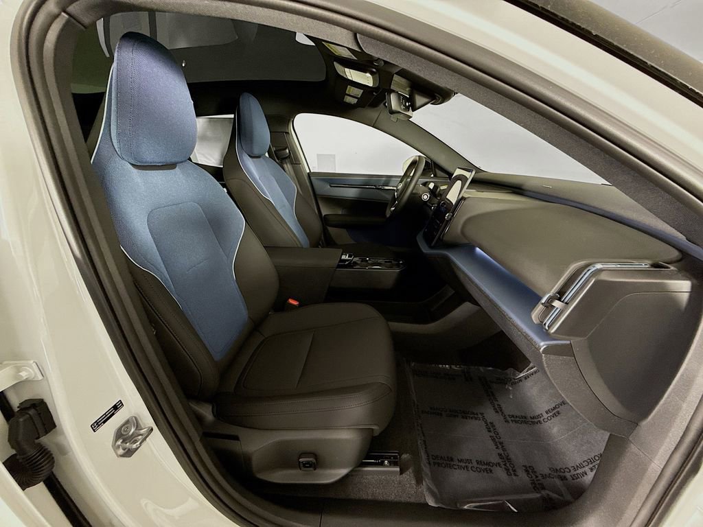 New 2026 Volvo EX30 Plus w/ Climate Package image 28