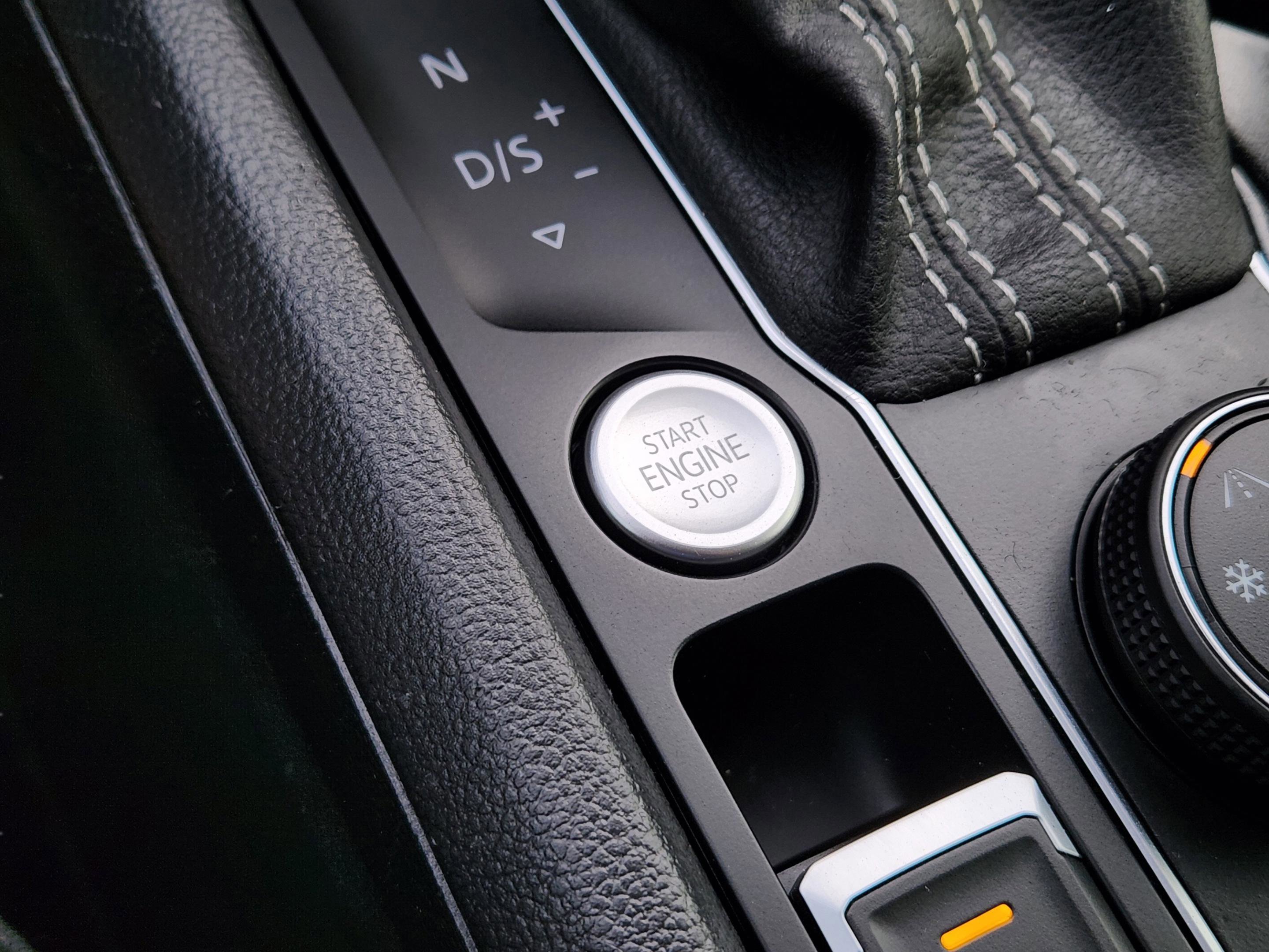 Used 2023 Volkswagen Atlas SEL R-Line image 16