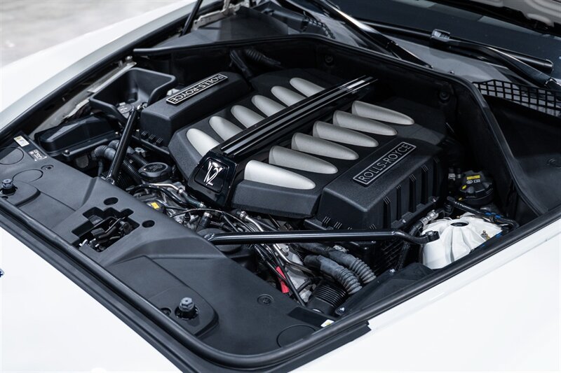Used 2016 Rolls-Royce Wraith RWD image 40