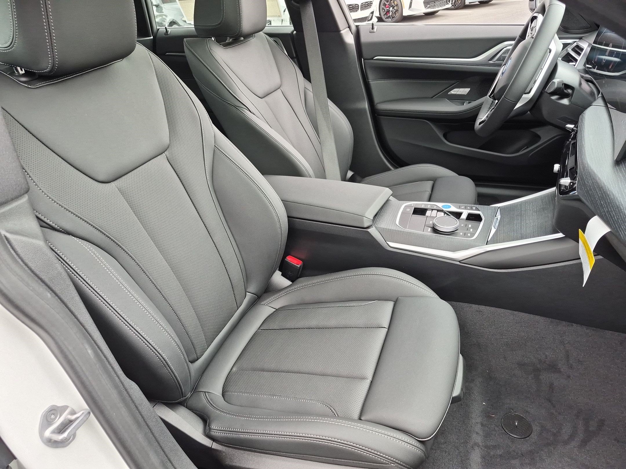 New 2026 BMW i4 eDrive40 w/ Parking Assistance Package RWD image 34
