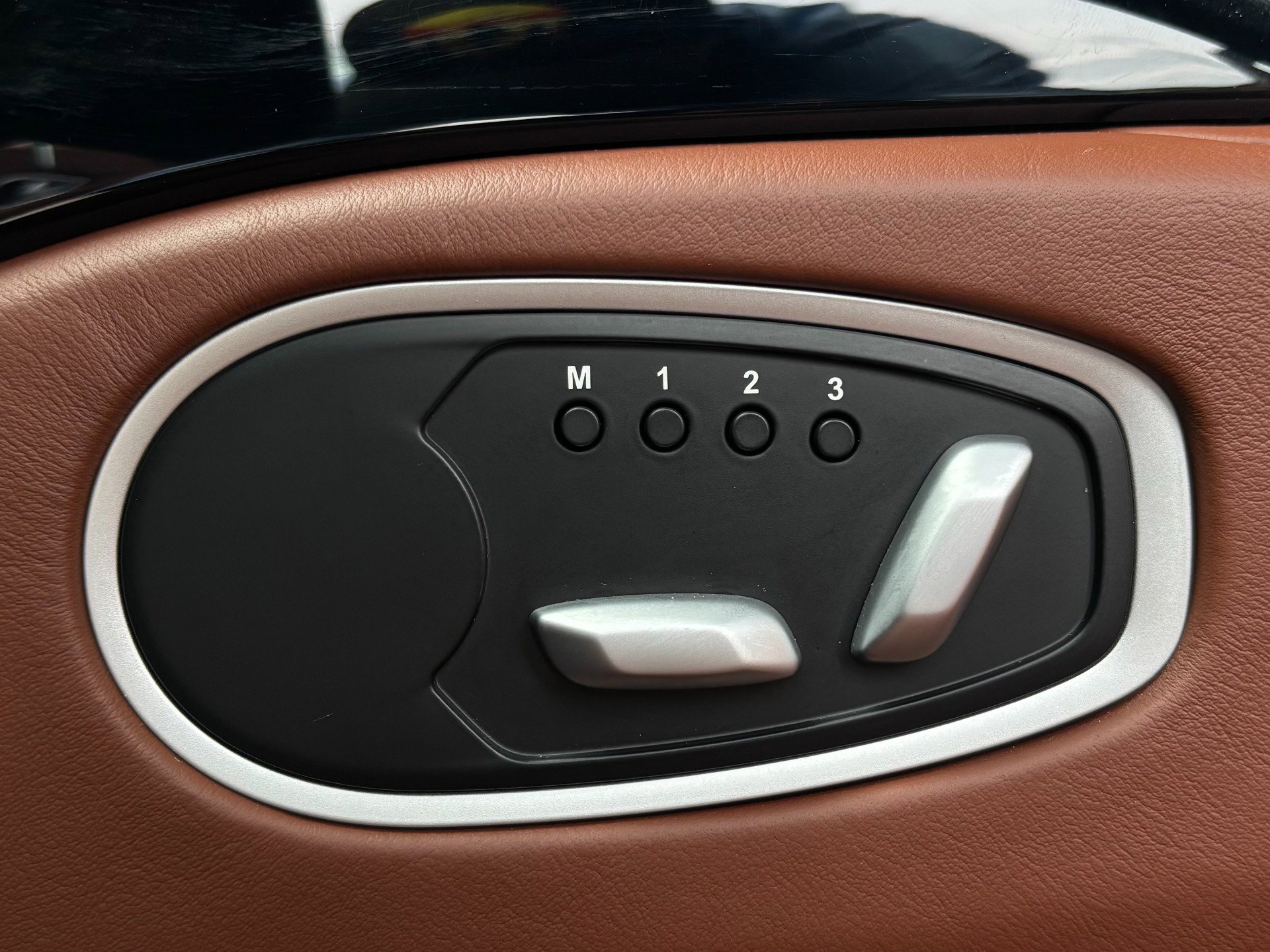 Used 2020 Aston Martin V8 Vantage Coupe RWD image 15