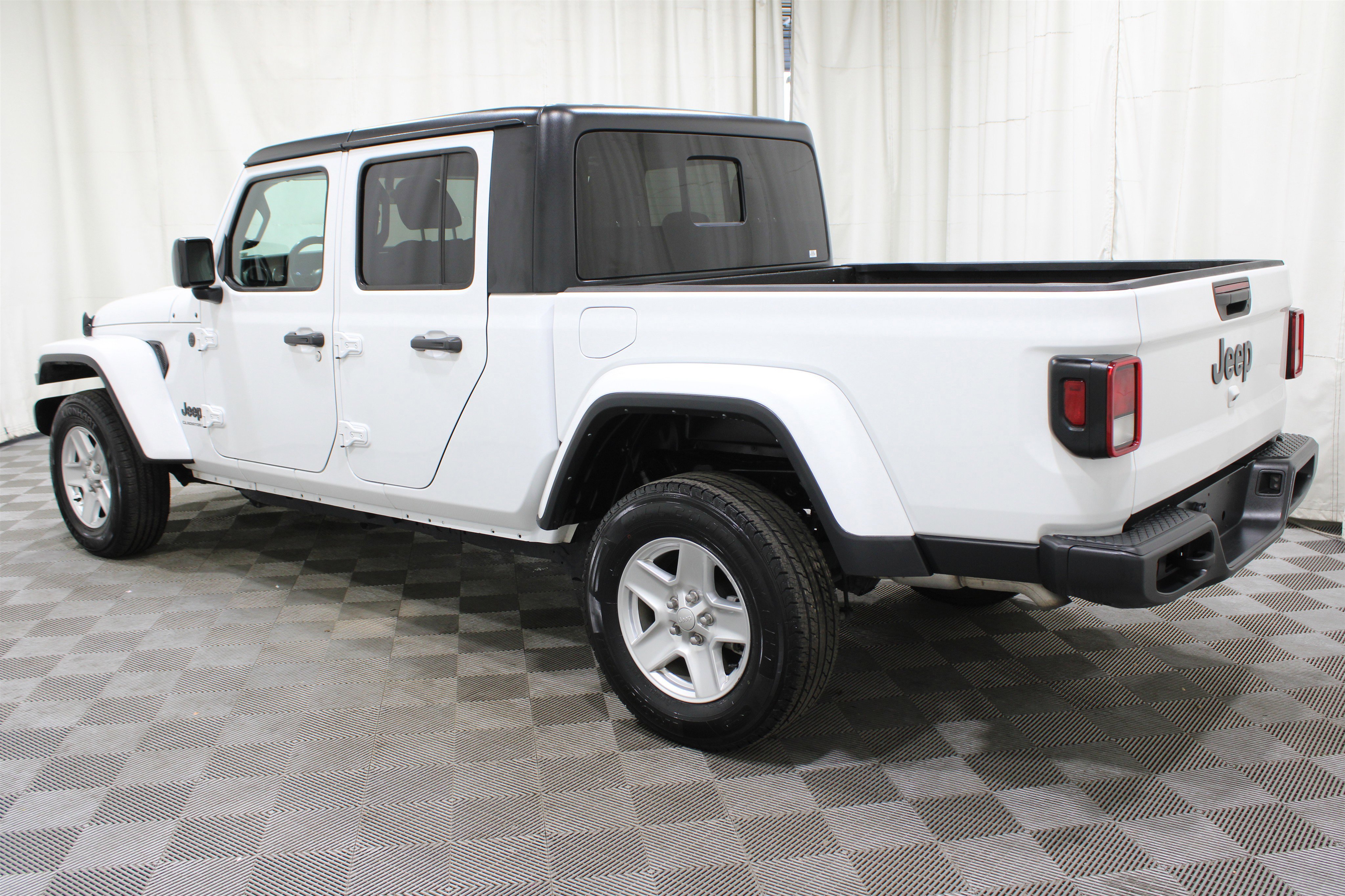 Used 2023 Jeep Gladiator Sport image 35
