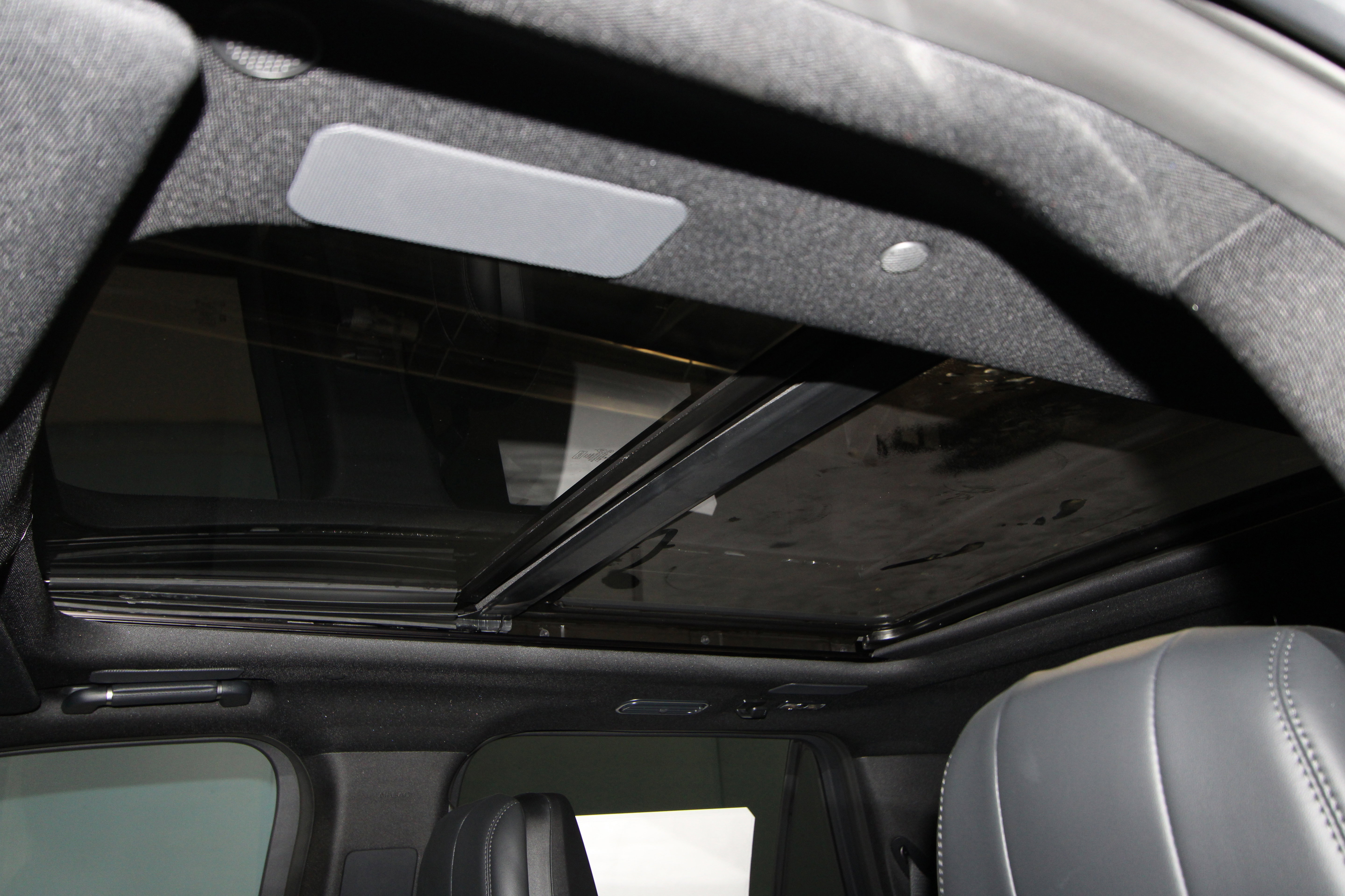 New 2026 Lincoln Navigator L Reserve w/ Jet Appearance Package image 18