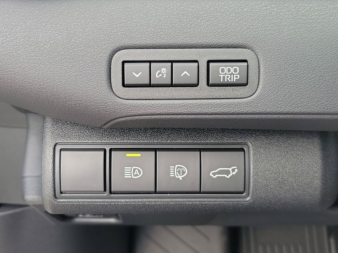New 2026 Toyota C-HR AWD/4WD image 30