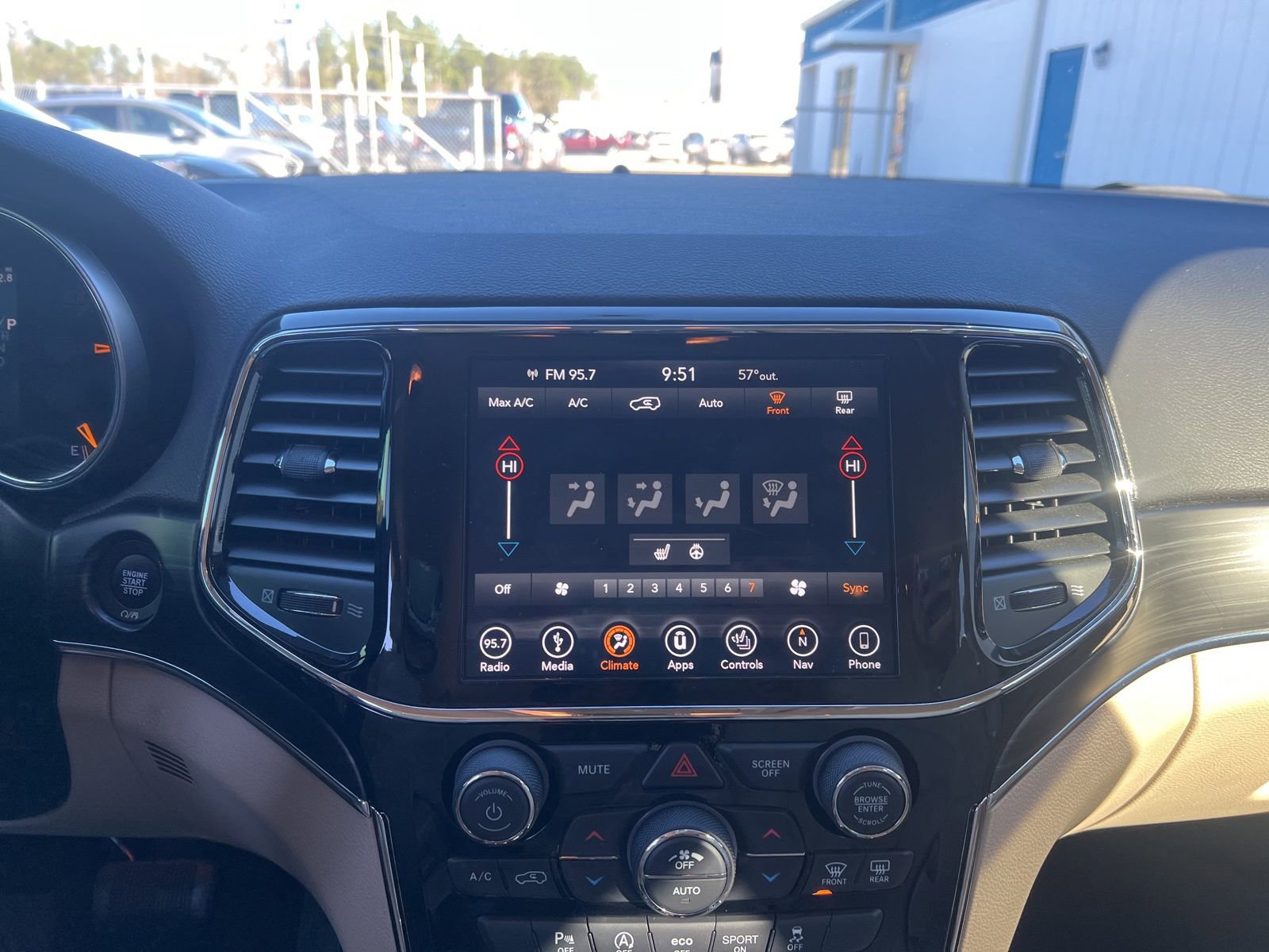 Used 2019 Jeep Grand Cherokee Limited w/ Trailer Tow Group IV image 10