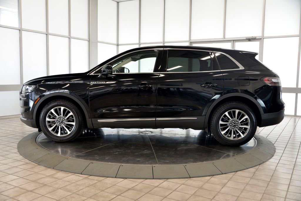 Used 2023 Lincoln Nautilus Reserve AWD/4WD image 6