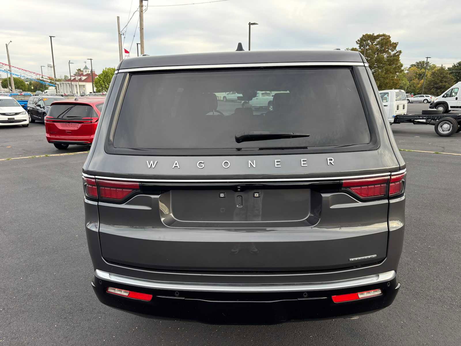 Certified 2024 Jeep Wagoneer L Series III w/ Flexible Seating Group image 6