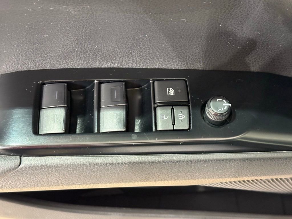 Certified 2025 Toyota Camry SE image 15