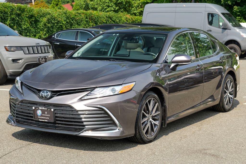 Used 2023 Toyota Camry XLE w/ Navigation Package AWD/4WD image 3