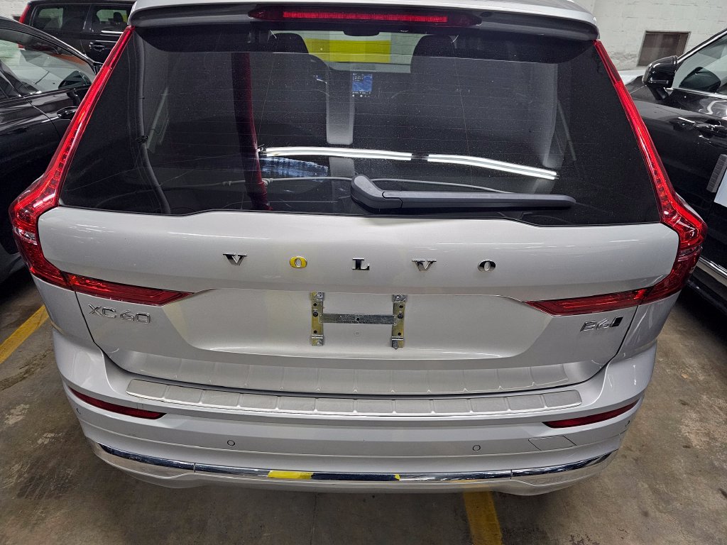 Certified 2023 Volvo XC60 B6 Ultimate AWD/4WD image 3