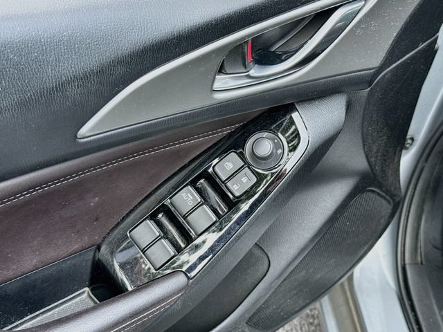 Used 2018 MAZDA MAZDA3 Touring FWD image 25