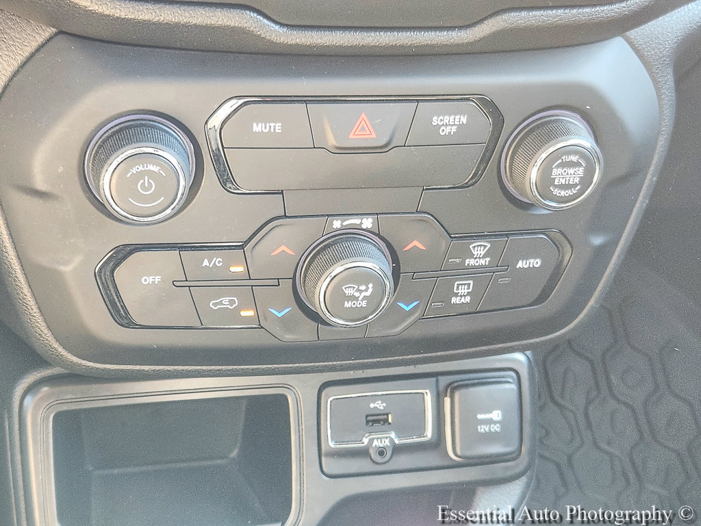 Used 2019 Jeep Renegade Latitude FWD image 15