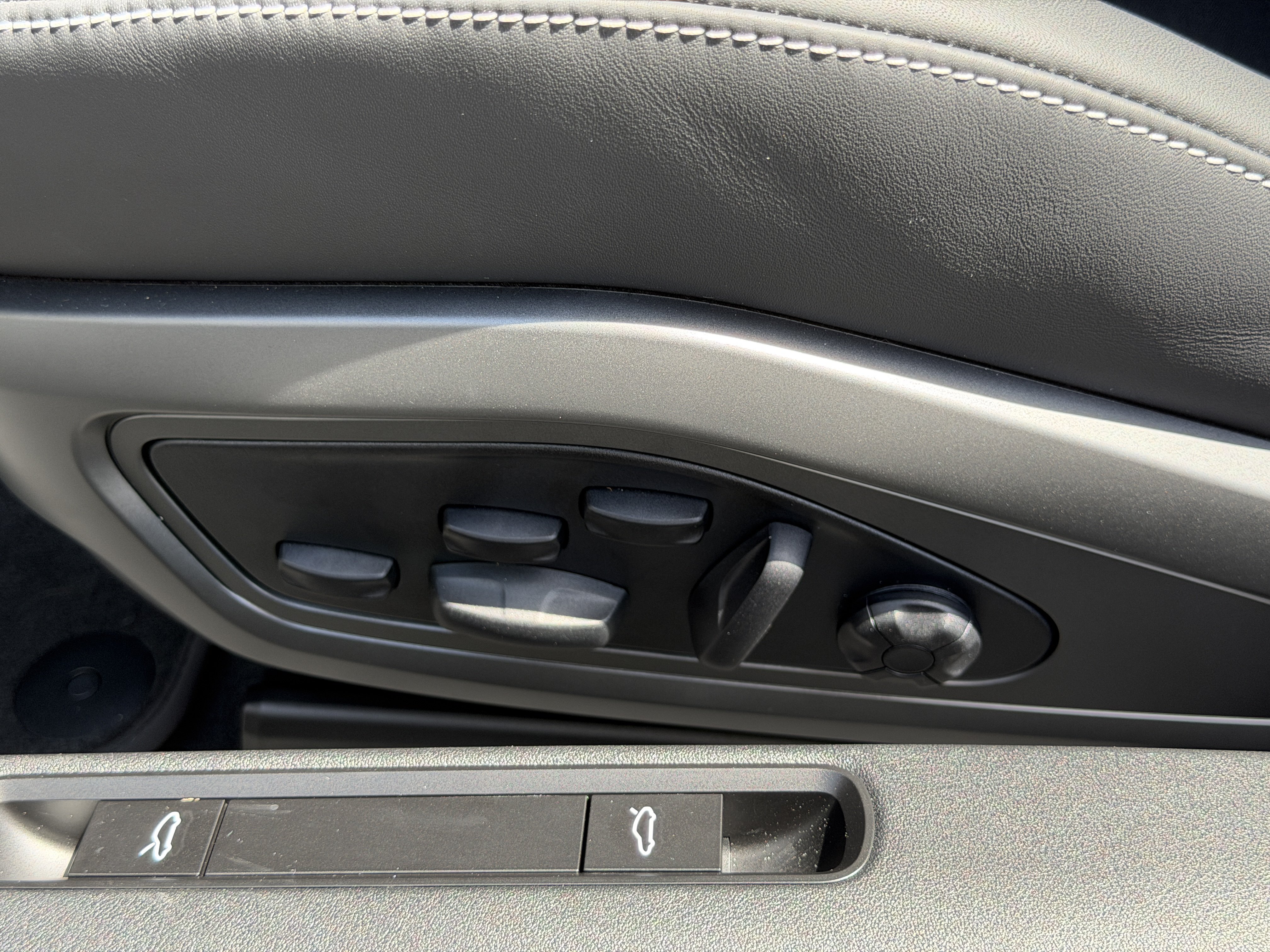 New 2026 Porsche 911 Carrera T RWD image 23
