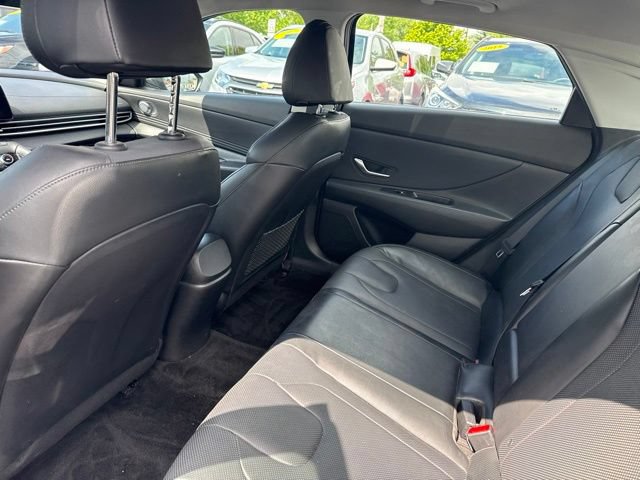 Used 2023 Hyundai Elantra Limited FWD image 14