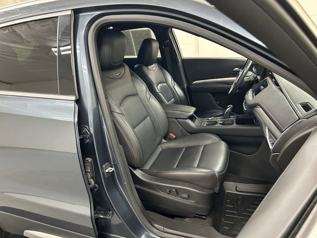 Used 2019 Cadillac XT4 Premium Luxury w/ Cold Weather Package AWD/4WD image 22