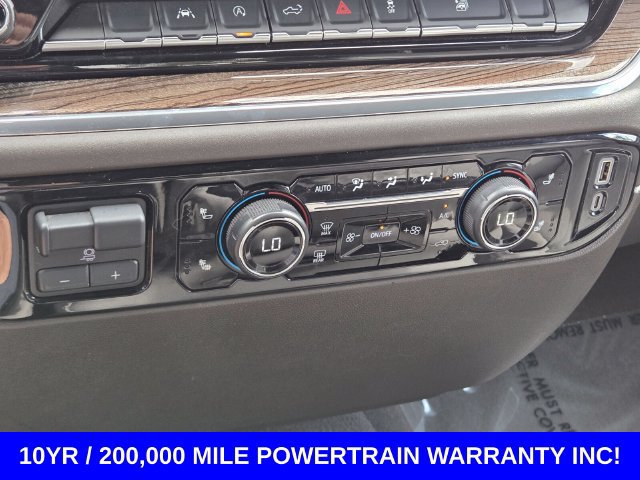 Used 2025 Chevrolet Silverado 1500 LT AWD/4WD image 24