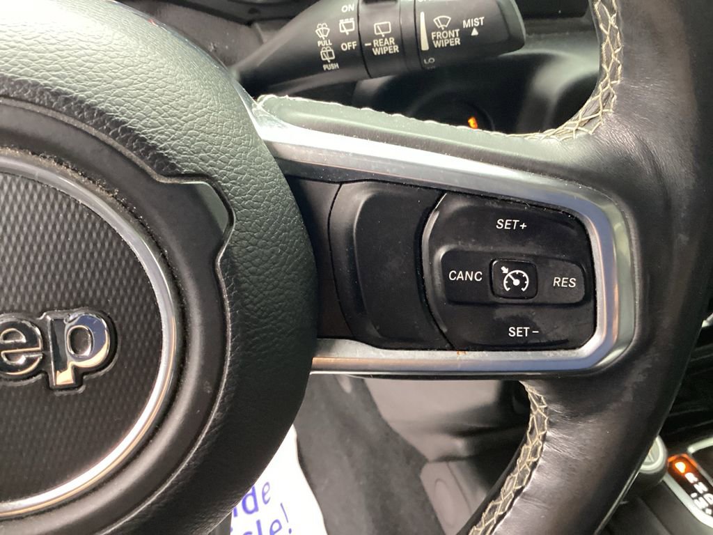 Used 2018 Jeep Wrangler Unlimited Sahara image 38