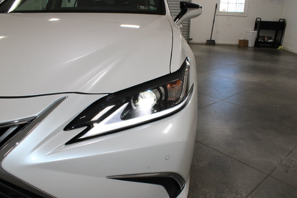 Used 2020 Lexus ES 300h w/ Accessory Package FWD image 13