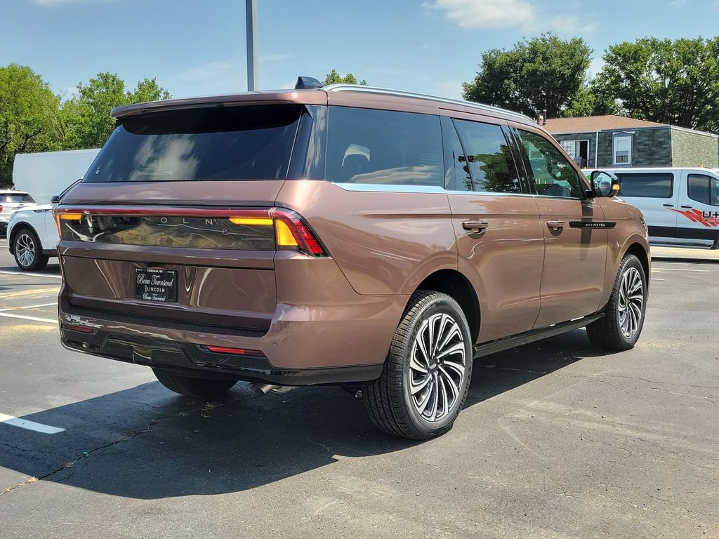 New 2027 Lincoln Navigator Black Label AWD/4WD image 4