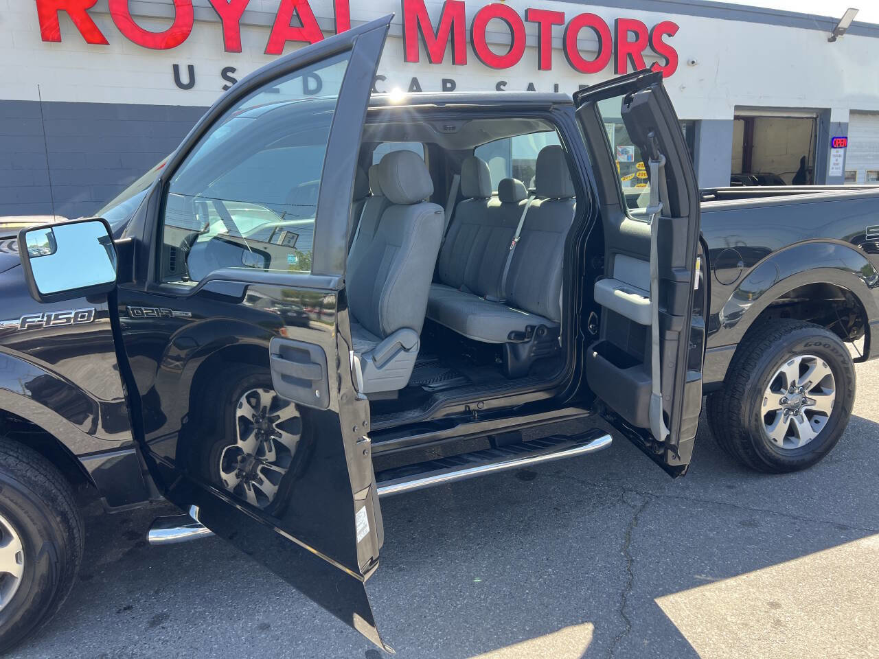 Used 2013 Ford F150 STX w/ Mid Equipment Group AWD/4WD image 17