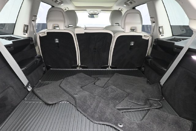 Used 2024 Volvo XC90 B6 Plus w/ Protection Package Premier AWD/4WD image 29