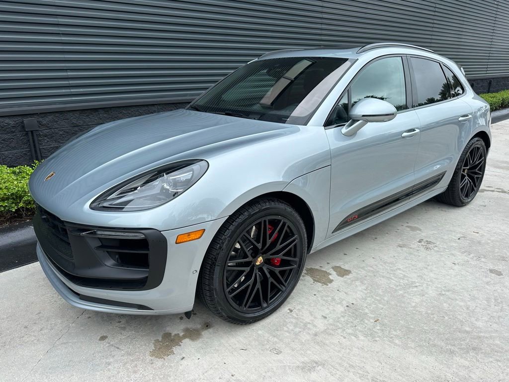 Certified 2025 Porsche Macan GTS AWD/4WD image 7