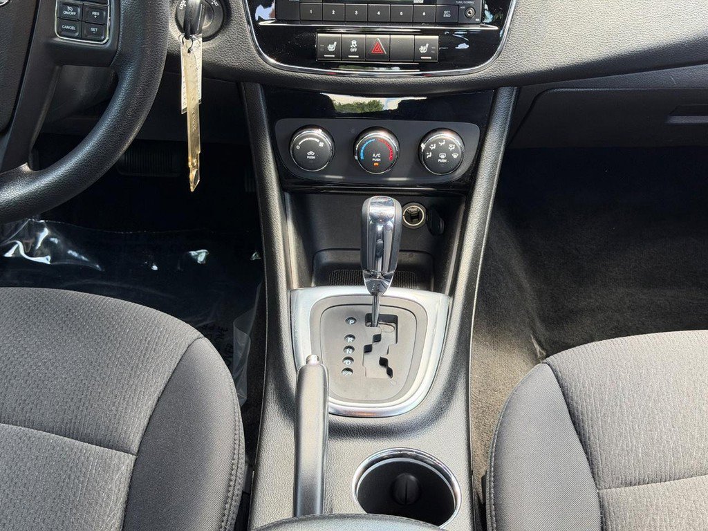 Used 2013 Chrysler 200 LX FWD image 14