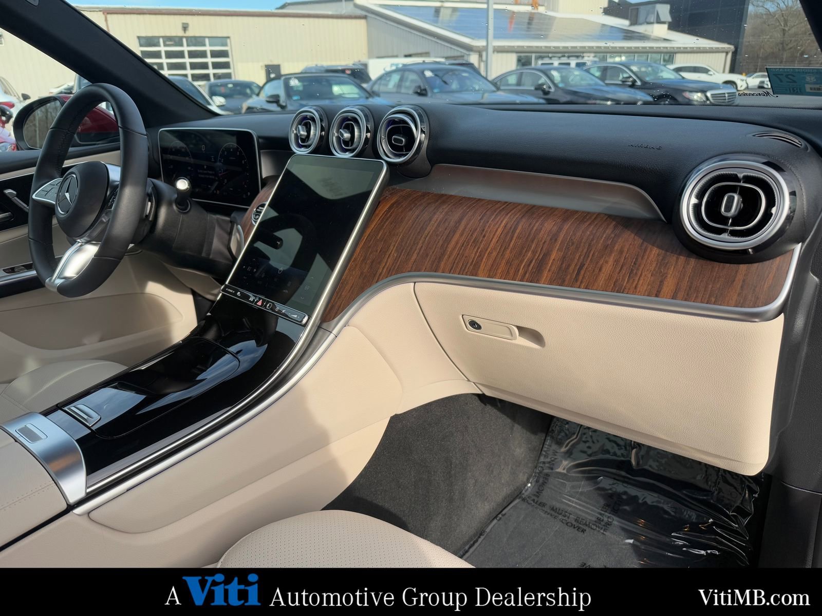 Certified 2025 Mercedes-Benz GLC 300 4MATIC image 29