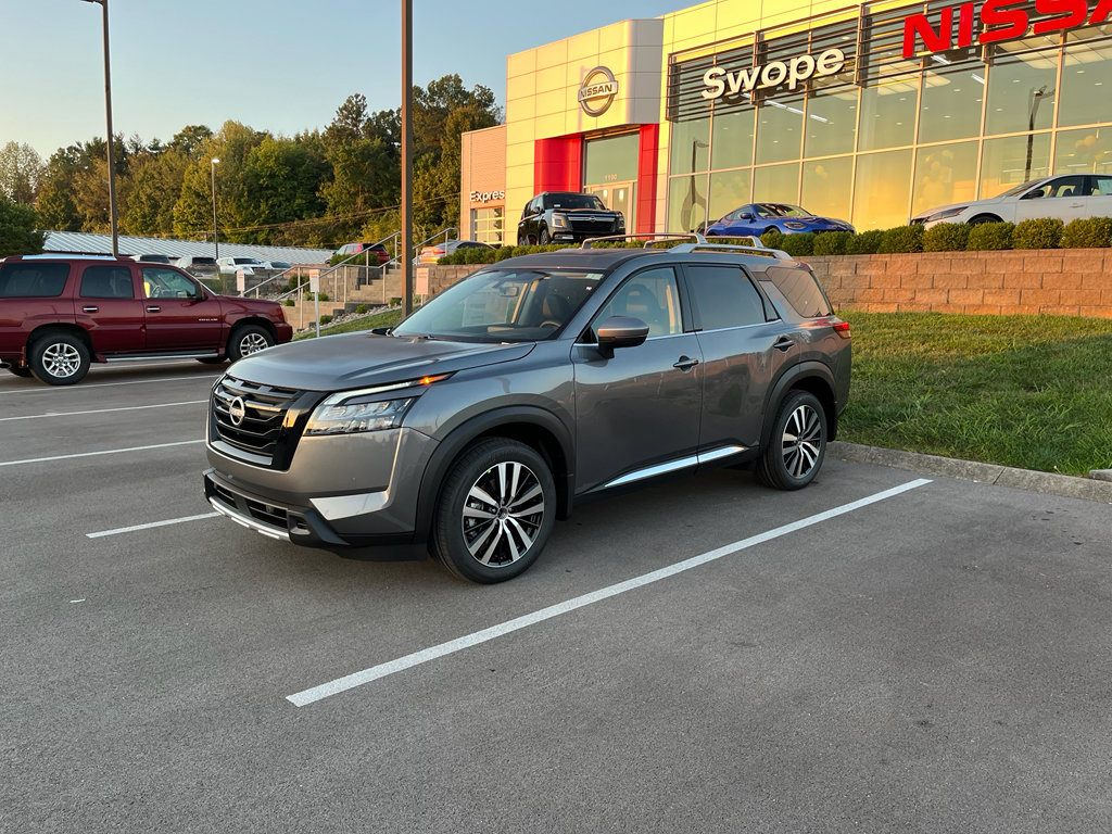 New 2025 Nissan Pathfinder Platinum