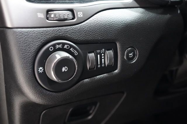 Used 2022 Jeep Cherokee Limited image 21