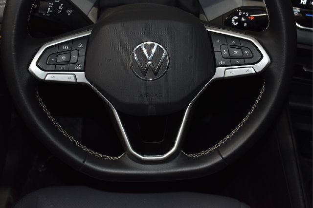 Used 2026 Volkswagen Tiguan SE AWD/4WD image 28