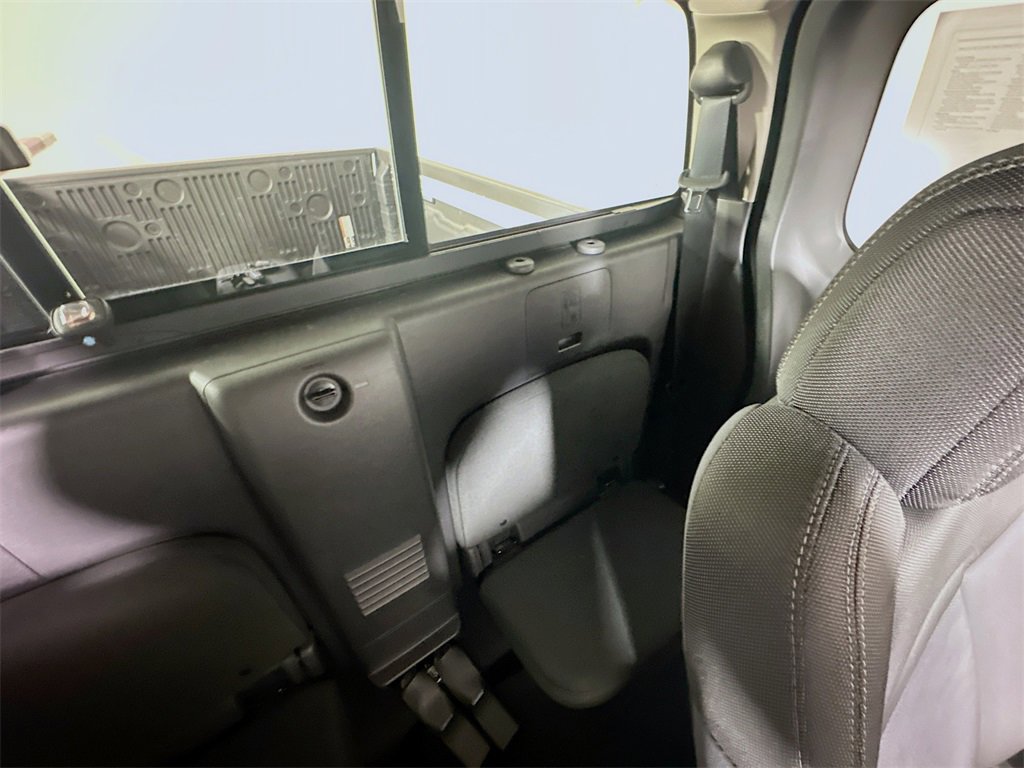 Used 2024 Nissan Frontier SV w/ SV Convenience Package image 14