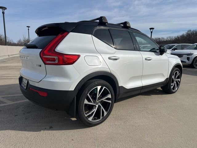 Used 2021 Volvo XC40 T5 R-Design w/ Climate Package image 8