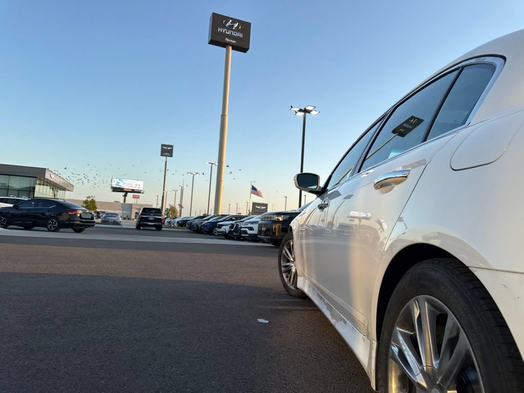 Used 2013 Hyundai Genesis 3.8 w/ Premium Pkg RWD image 11
