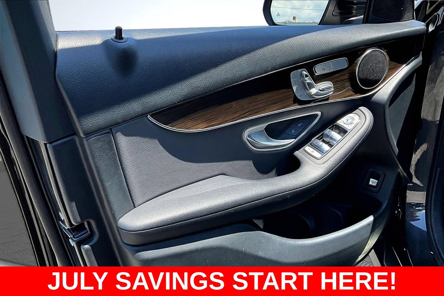 Used 2021 Mercedes-Benz GLC 300 w/ Premium Package image 25
