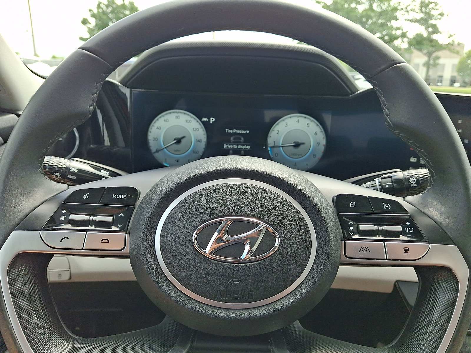 Certified 2023 Hyundai Elantra Limited w/ Preferred Accessory Package FWD image 18