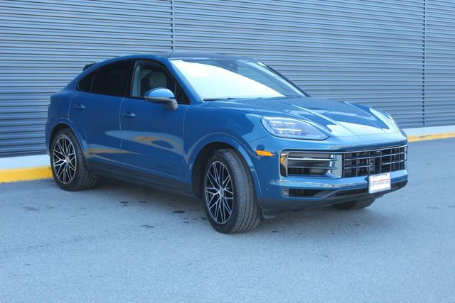 Certified 2025 Porsche Cayenne Coupe image 10